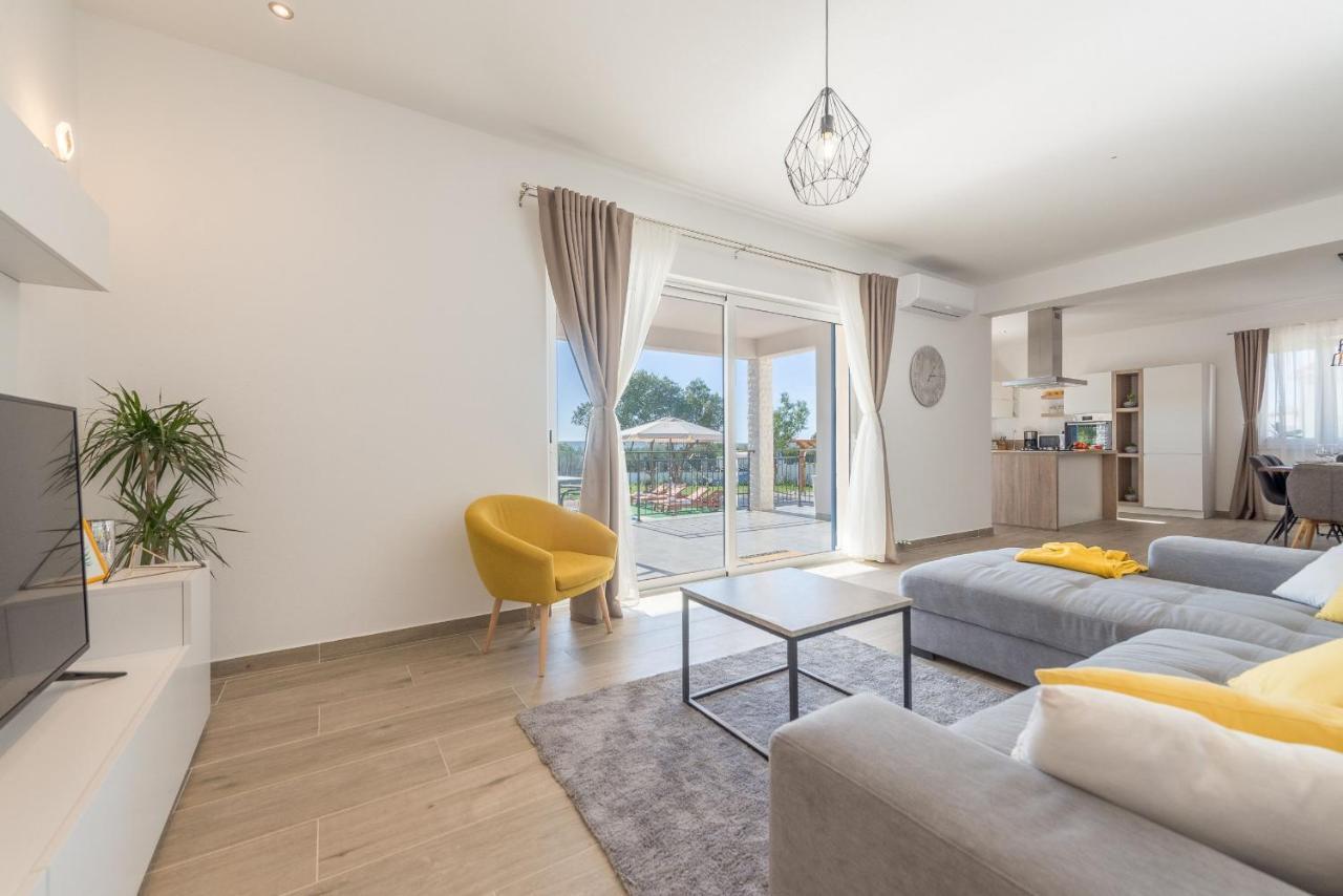 Villa Tara Zadarvillas Tinj Екстер'єр фото